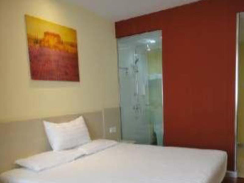 Hanting Hotel Yibin Zhongshan Street Exterior foto
