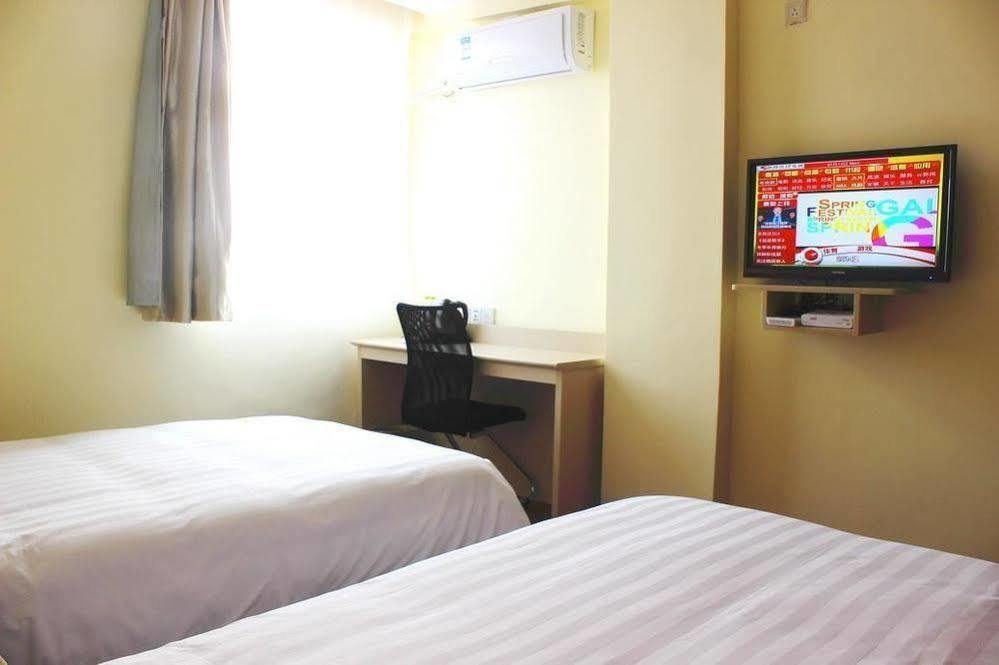 Hanting Hotel Yibin Zhongshan Street Exterior foto
