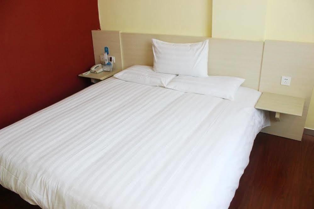 Hanting Hotel Yibin Zhongshan Street Exterior foto